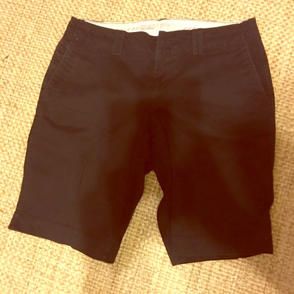 Old Navy Black Bermuda Shorts - *Discounted Shipping 📦*